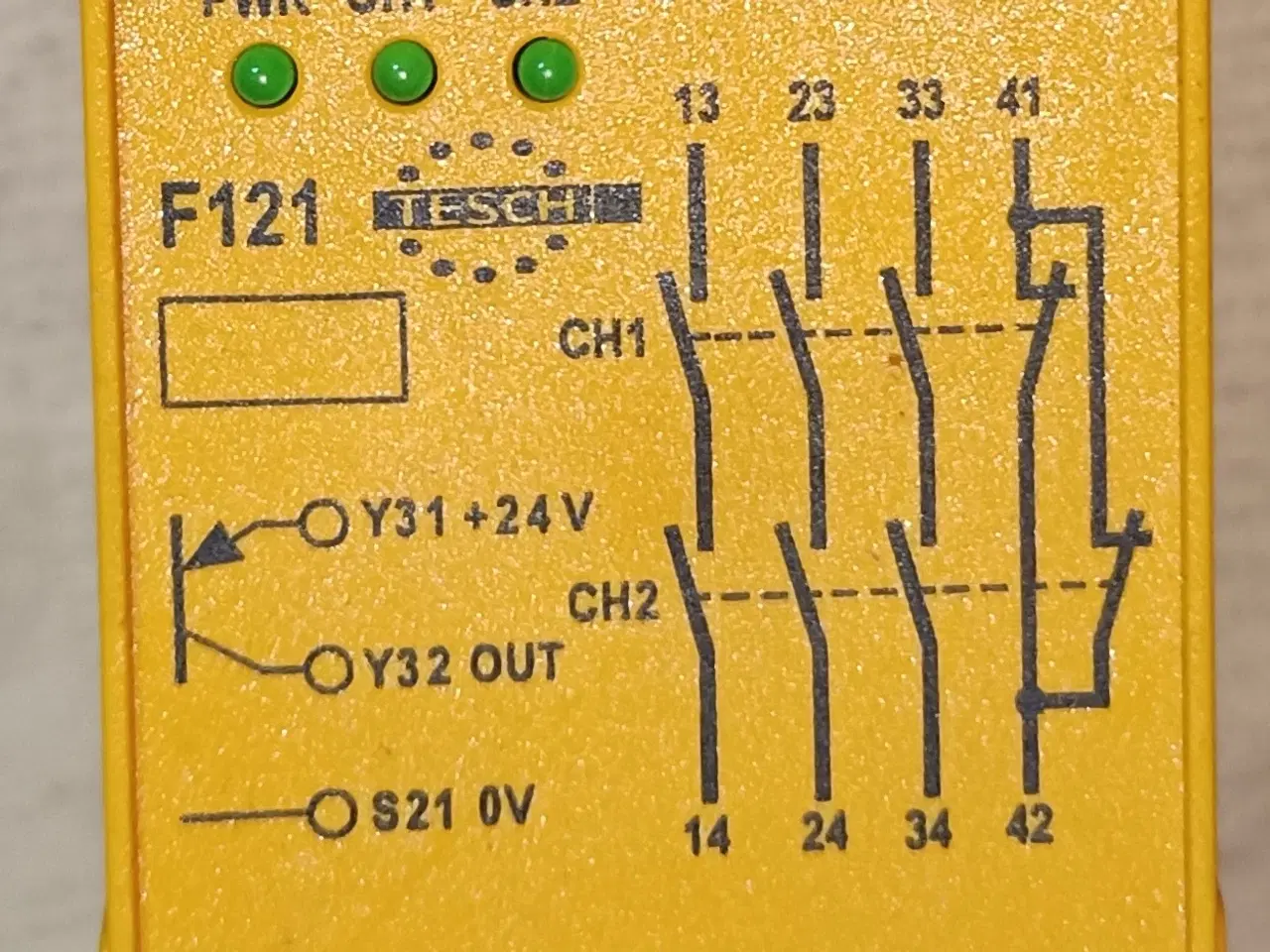 Billede 1 - TESCH safety relay F121X04 07400044