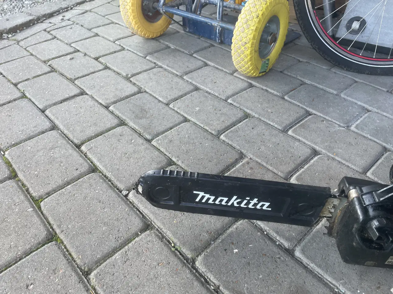 Billede 2 - Sælger denne Makita Model nr UC3530A