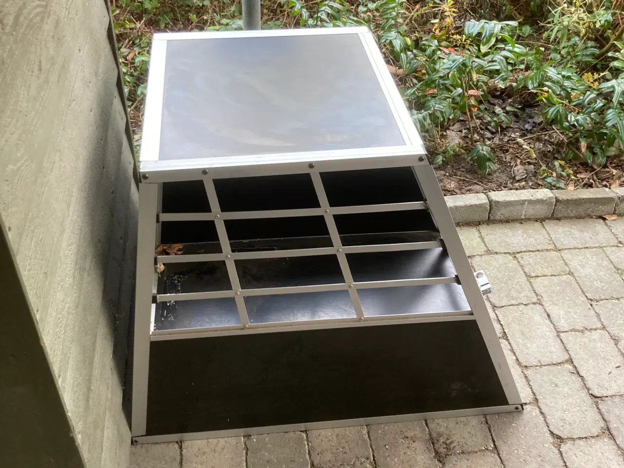 Billede 2 - Flot hundebur til salg