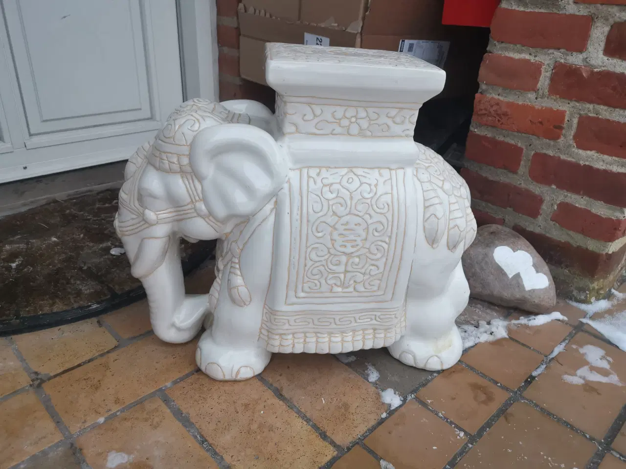 Billede 2 - STOR flot Keramik elefant evt. til potteplante