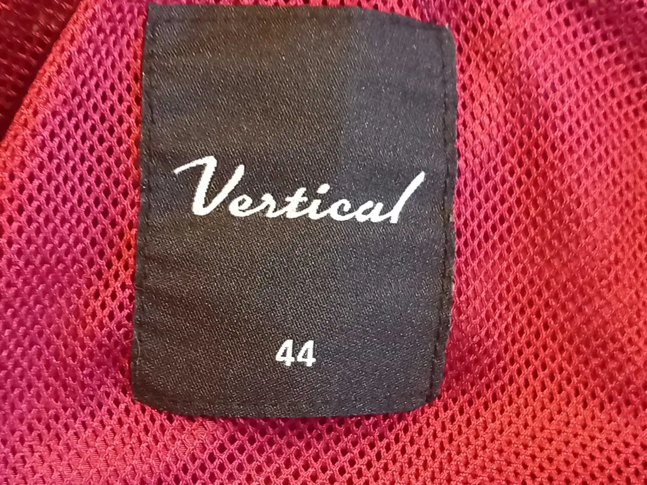 Billede 4 - Bordeauxrød Regnjakke 