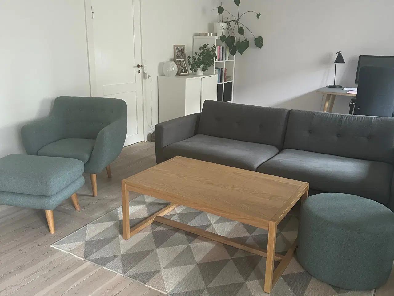 Billede 1 - Sofa, lænestol og fodskammel samt puf