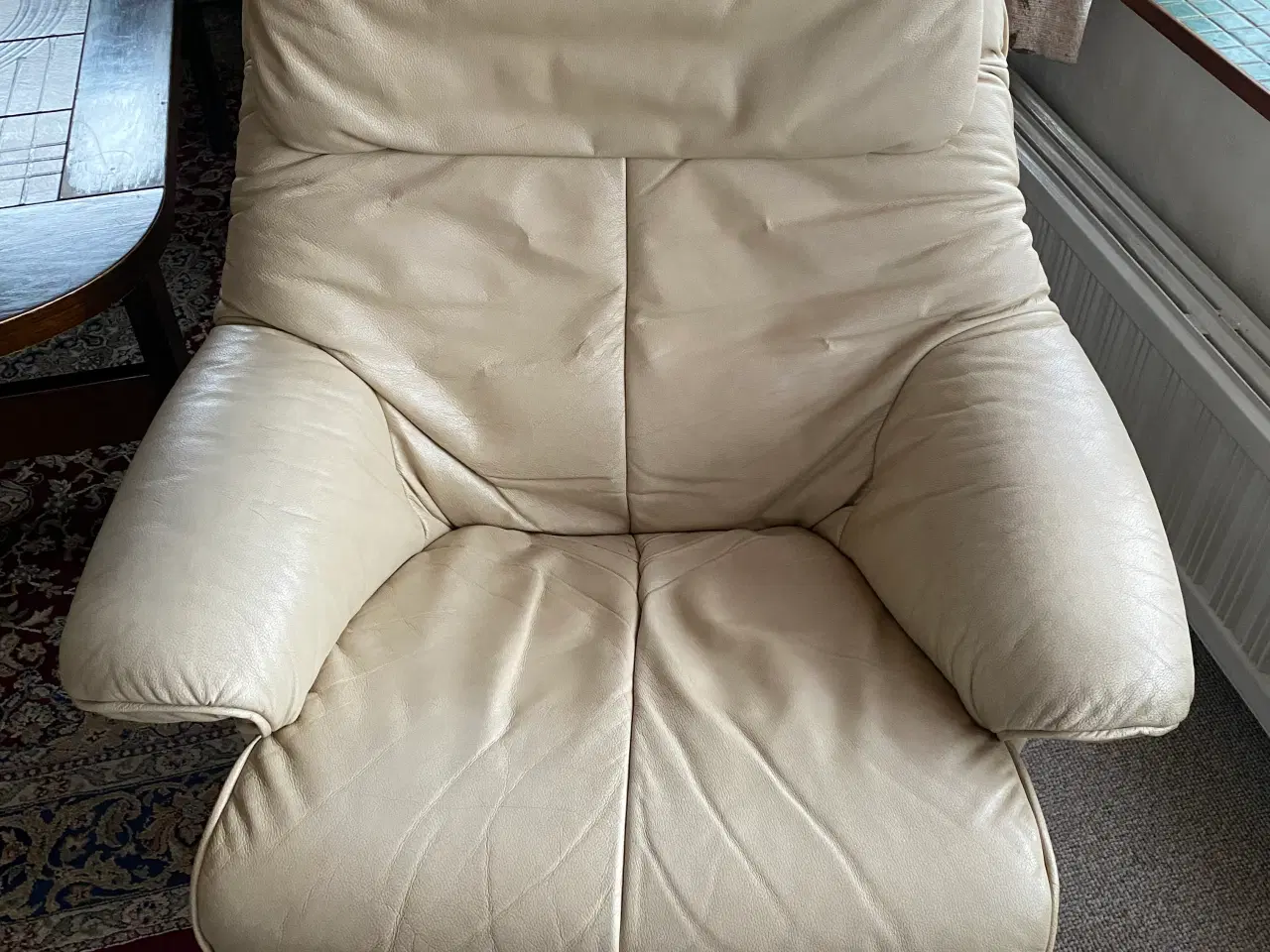Billede 2 - Pæn lænestol i beige skind