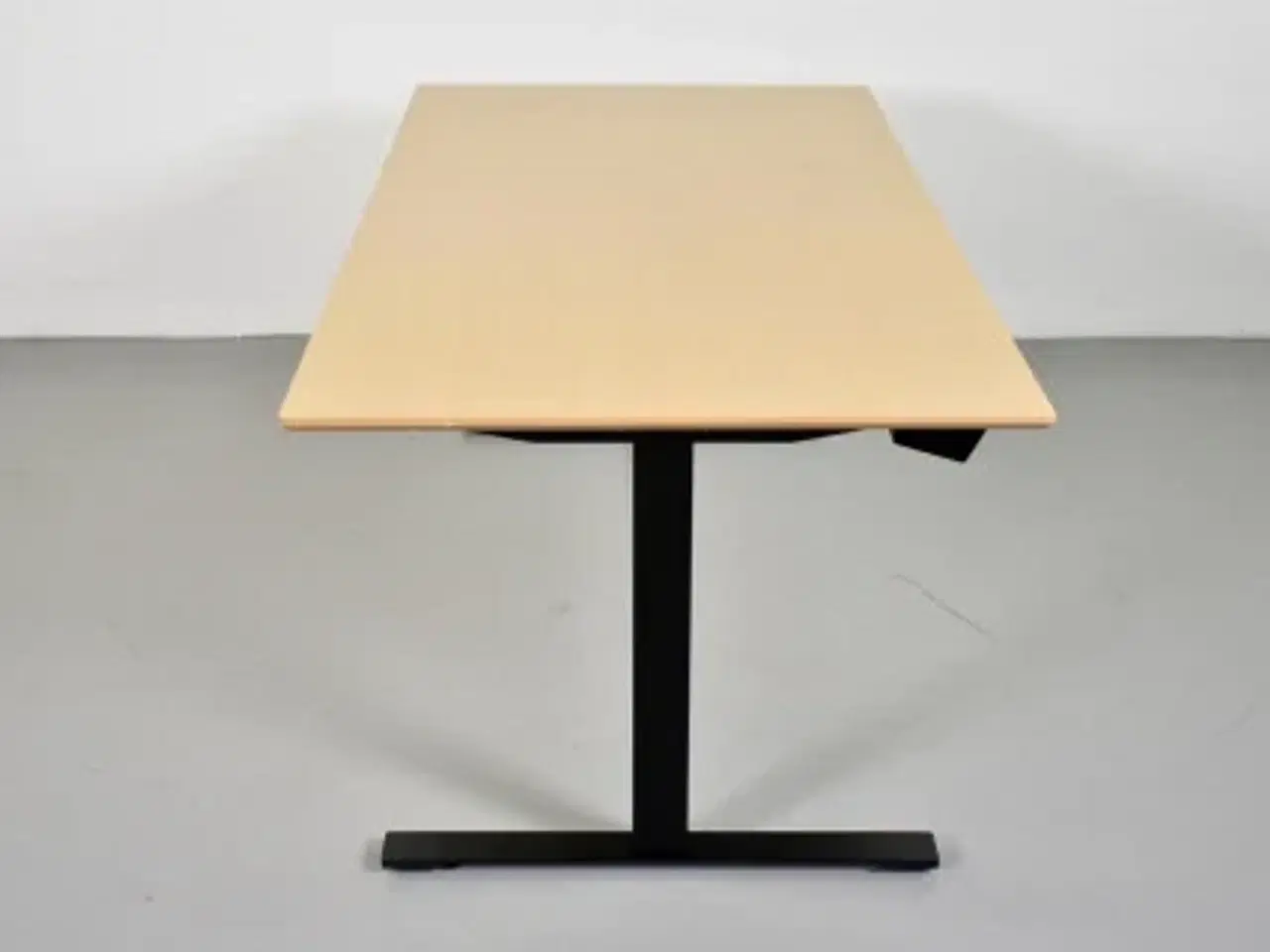 Billede 2 - Hæve-/sænkebord i bøg, 180 cm.
