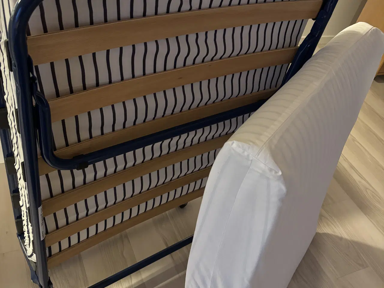 Billede 4 - Foldeseng fra IKEA
