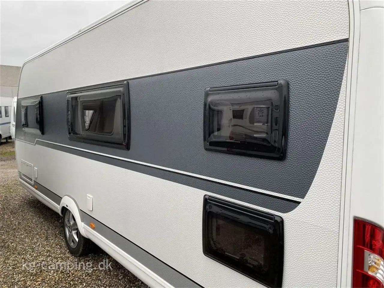 Billede 5 - 2018 - Hobby De Luxe Edition 560 KMFe 3-køjers vogn med dobbeltseng