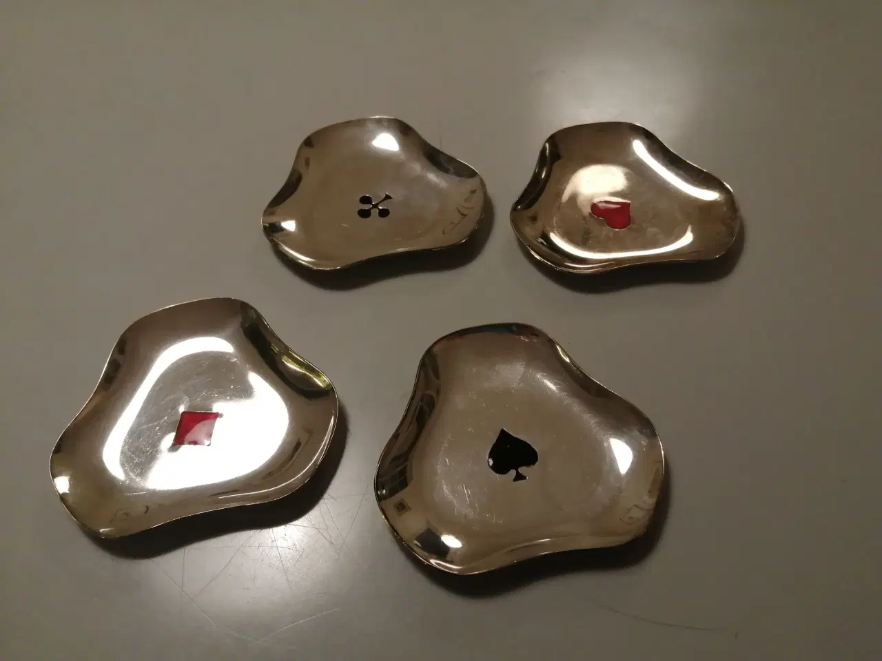 Billede 1 - Små-skåle i tin til spillebord