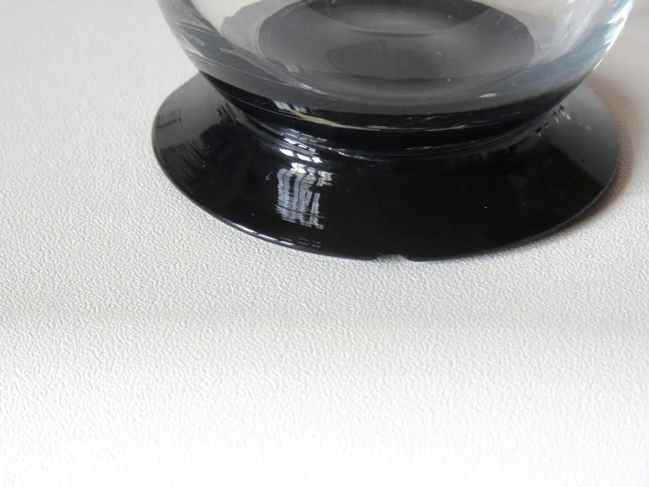 Billede 3 - Gamle slebne glas 6 stk. klart glas med sort fod
