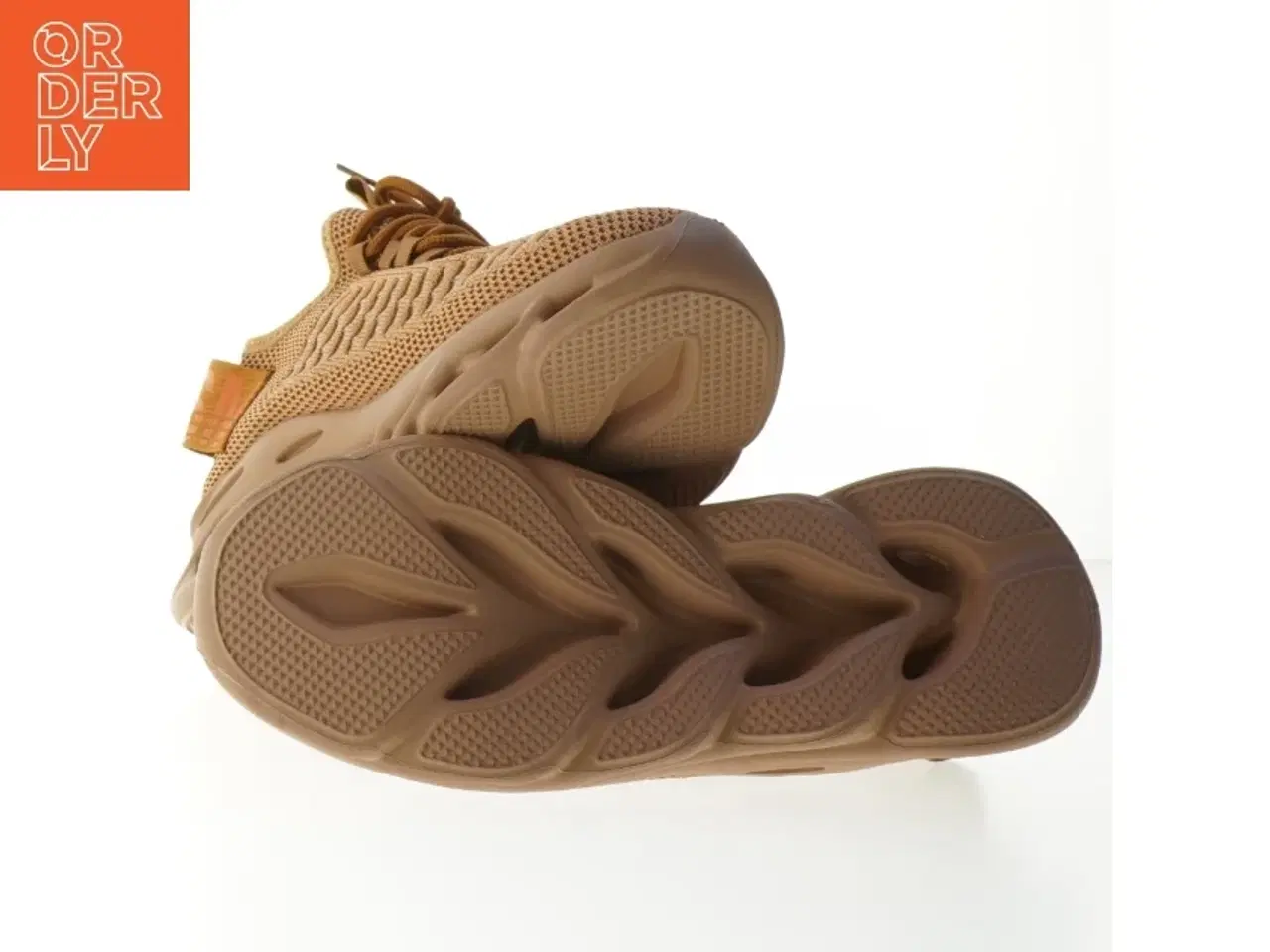 Billede 4 - Sportssko i str. 37 fra Smliesm (str. 37 )