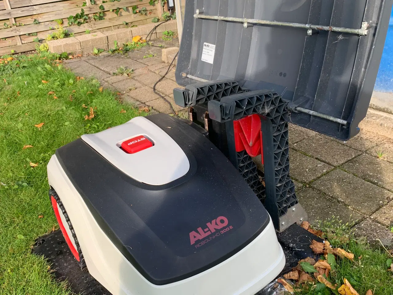 Billede 1 - Robotplæneklipper