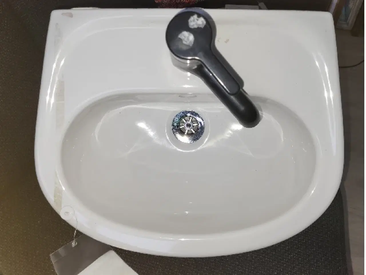 Billede 3 - håndvask med armatur
