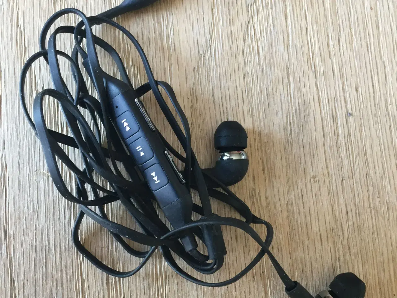 Billede 1 - Sony In-ear hovedtelefoner m mikrofon til mobiltel