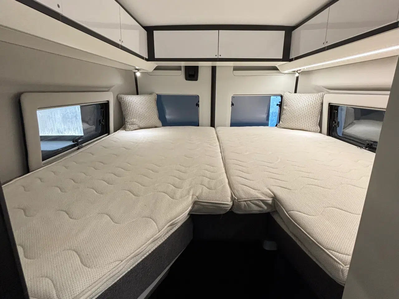 Billede 9 - Autocamper til salg - Adria 640 SLB Twin Supreme