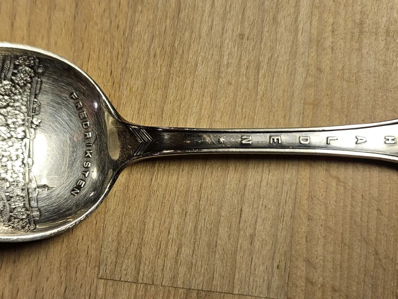 Billede 1 - FREDRIKSTEN HALDEN NORSK SOUVENIR SKE