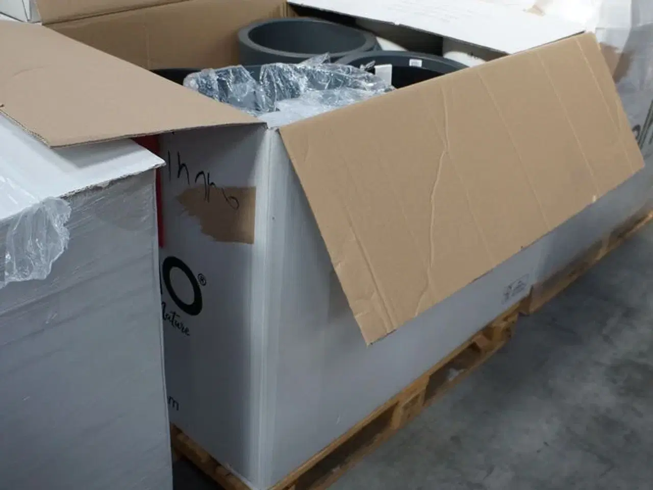 Billede 1 - Palle med diverse plasticpotter