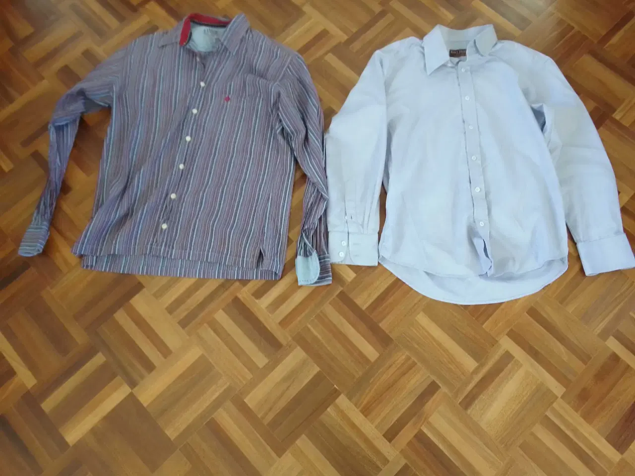 Billede 1 - 2 stk skjorter sælges samlet 