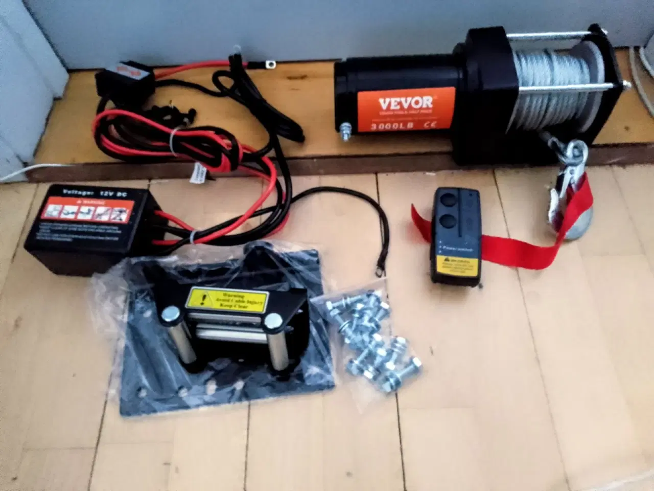 Billede 1 - VEVOR 12V 2ton elektrisk spil  JEEP og  ATV