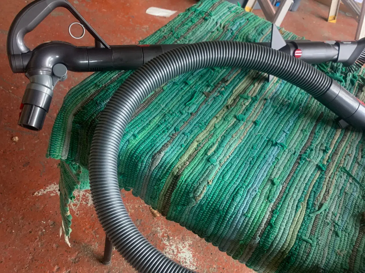 Billede 4 - Dyson pneumatic den er brugt få gange 