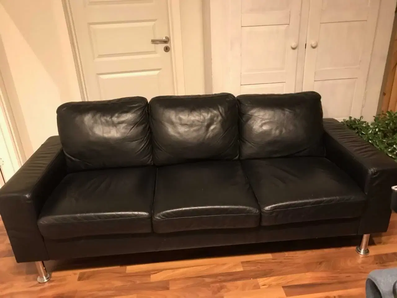 Billede 7 - To og trepersoners sofa i sort læder