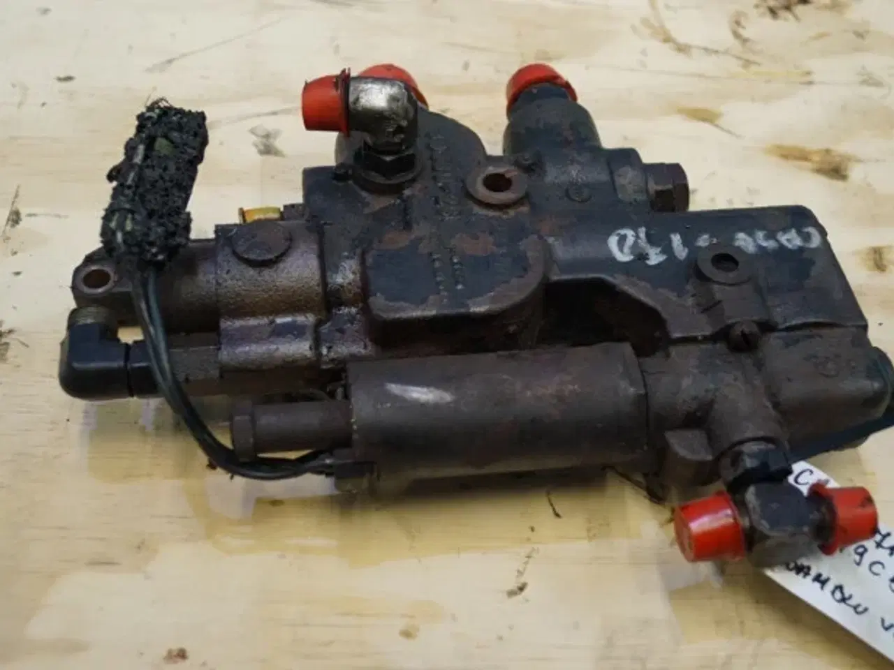 Billede 2 - Case 7130 Valve Sæt AED 92949C5