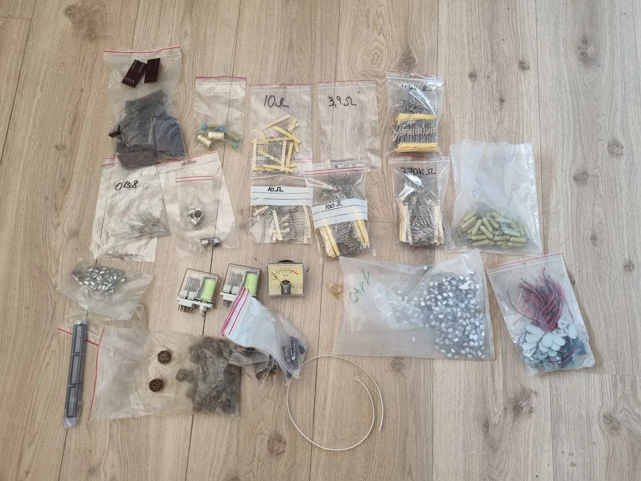 Billede 1 - Elektronik komponenter.