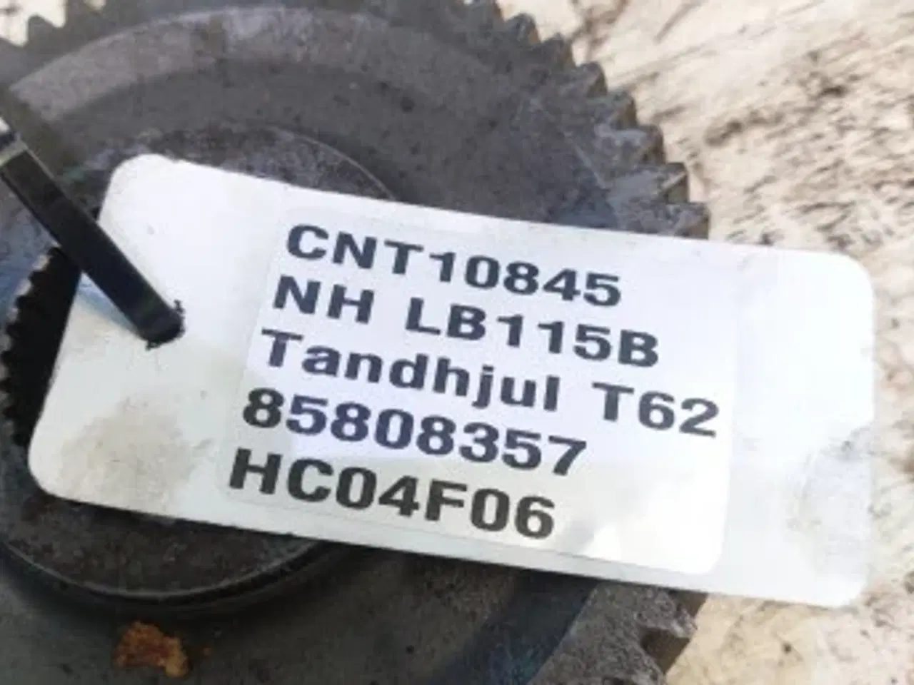 Billede 6 - New Holland LB115B Tandhjul T62 85808357