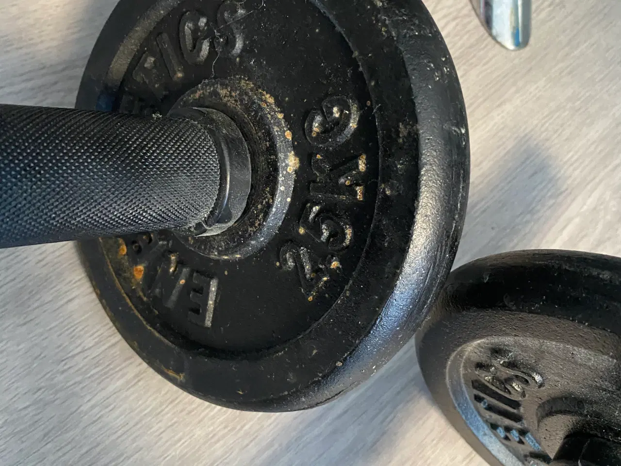 Billede 3 - håndvægte, hver på 2,5 kg.