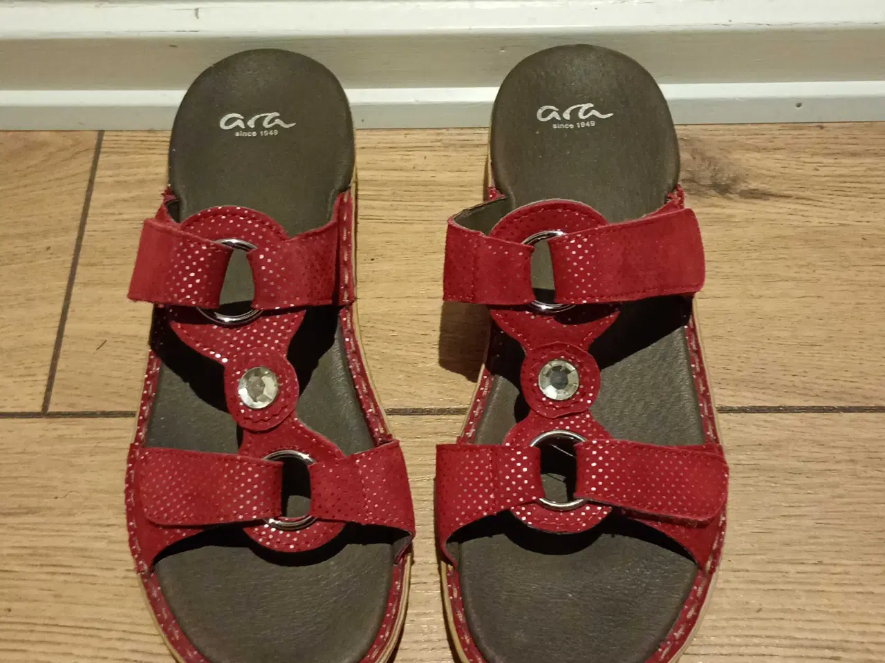 Billede 1 - Fine damesandaler med Velcro, ARA, str. 42.