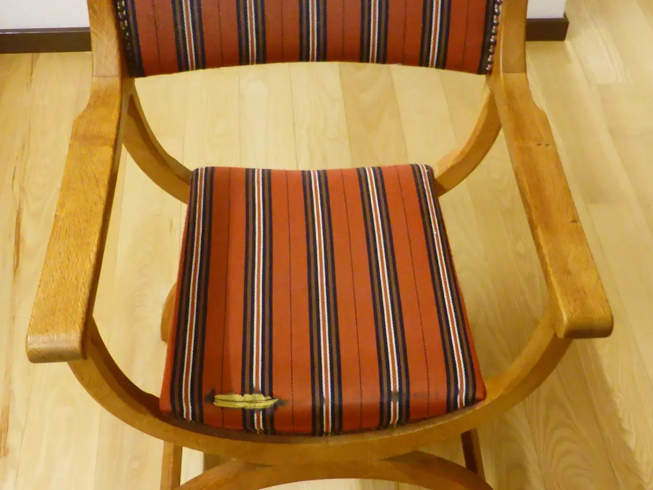 Billede 1 - Møbelstof ønskes til købs