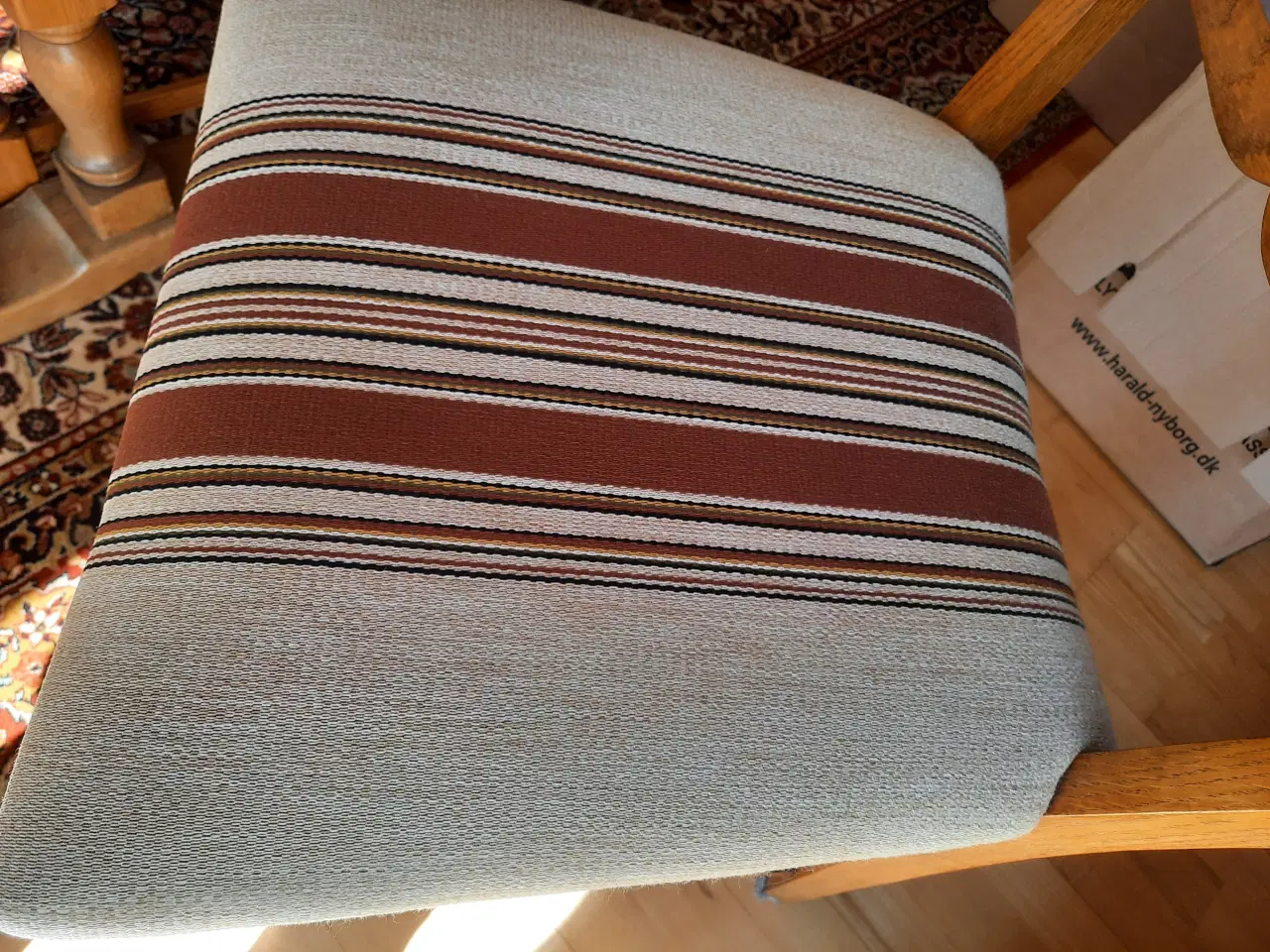 Billede 3 - Spisebord med Stole m/Udtræk