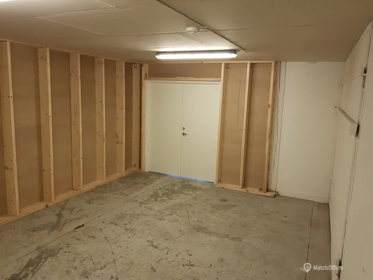 Billede 1 - Ideelt lagerlokale med tekøkken til leje.