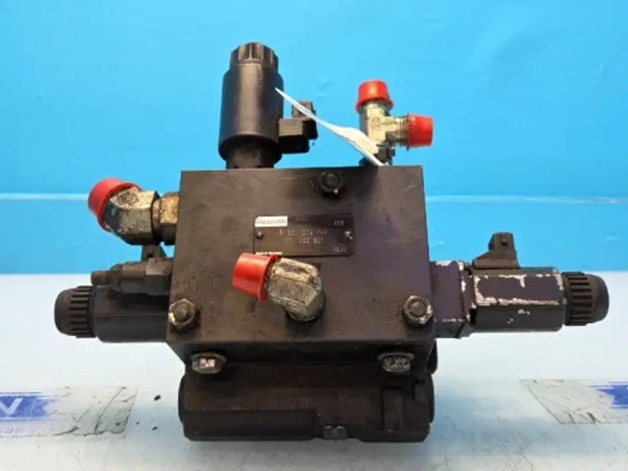 Billede 6 - Case 9120     Ventil   87313989