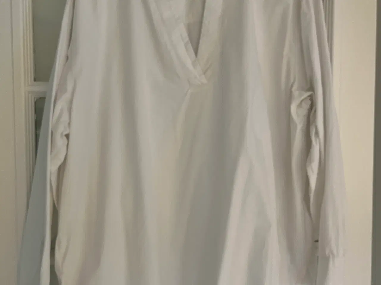 Billede 1 - Hvid skjortebluse