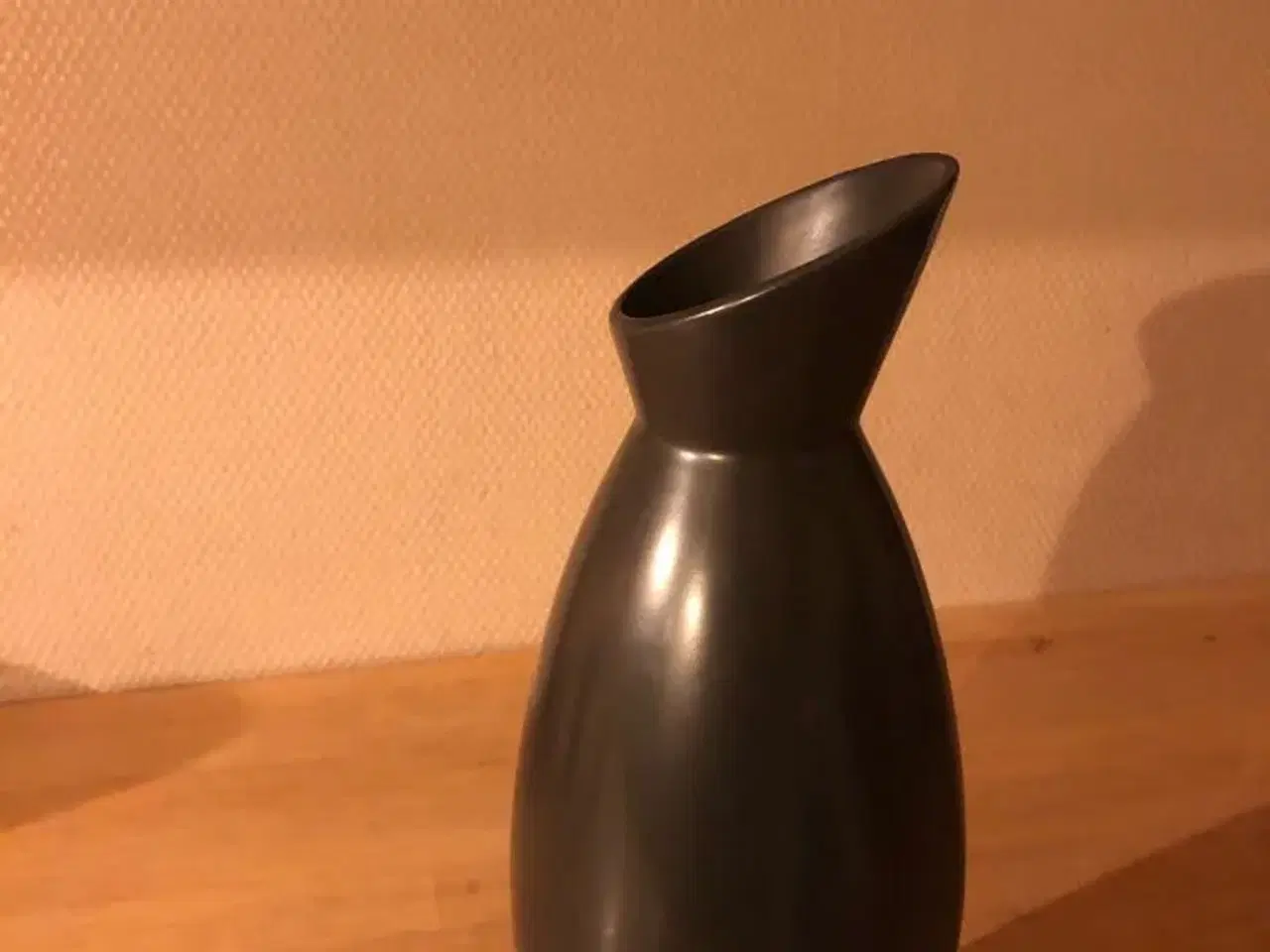 Billede 1 - Sort reto vase