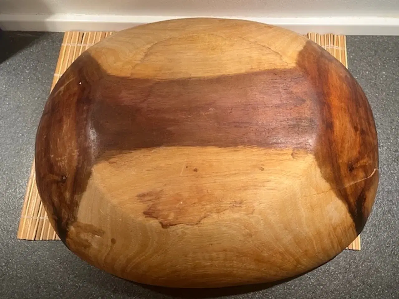 Billede 3 - Stor, rustik unika-træskål med fantastisk patina