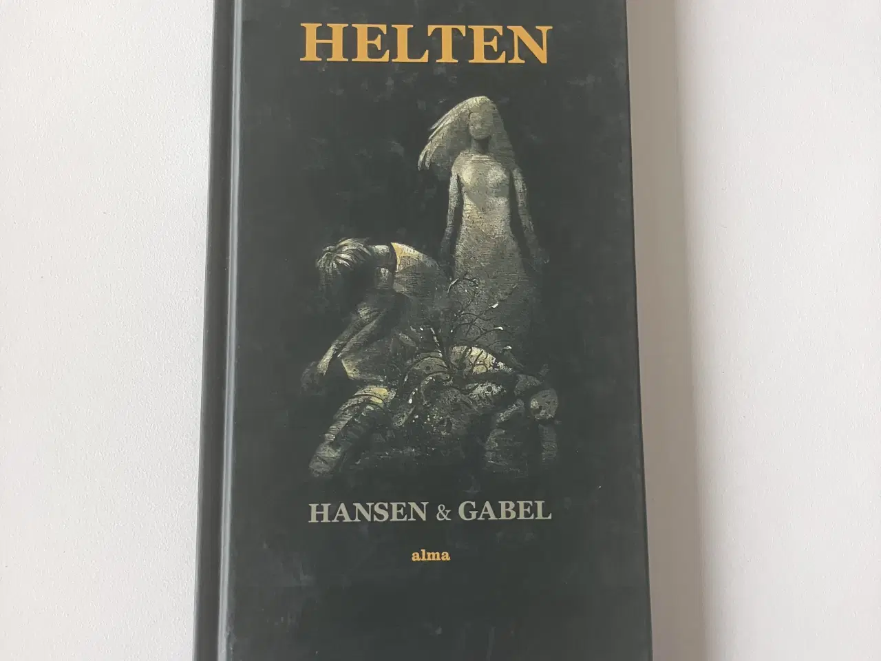 Billede 1 - Helten. Af Hans Hansen og Lars Gabel