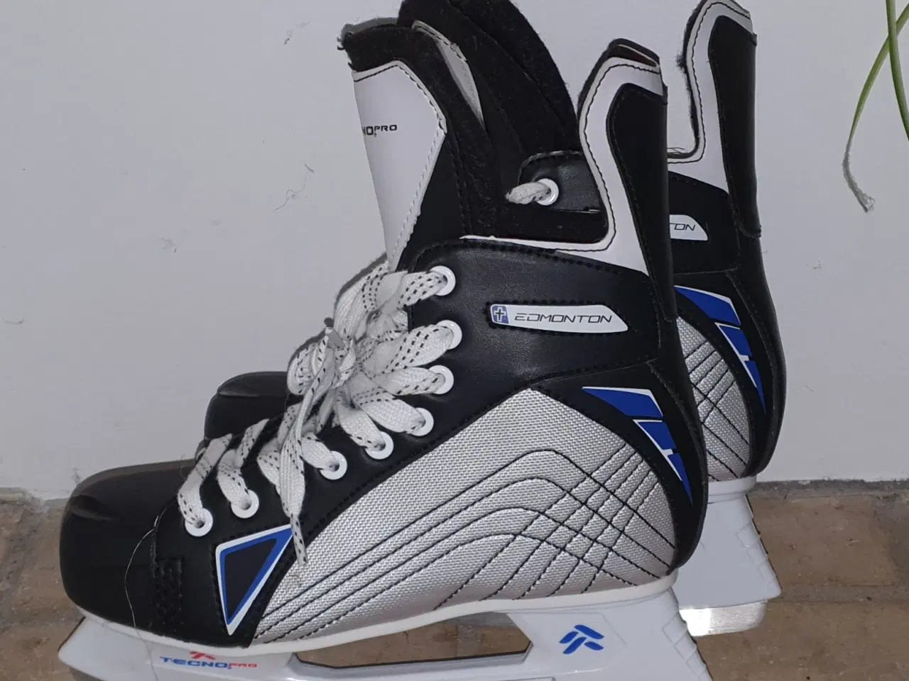 Billede 2 - TecnoPro hockeyskøjter 