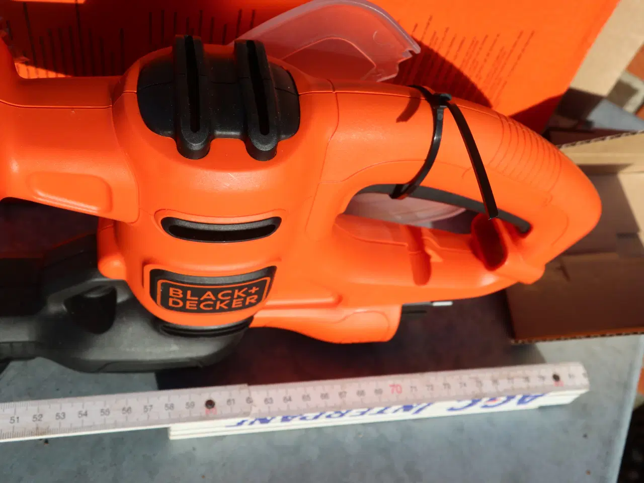 Billede 4 - Black & Decker 420W letvægts hækkeklipper 220 V