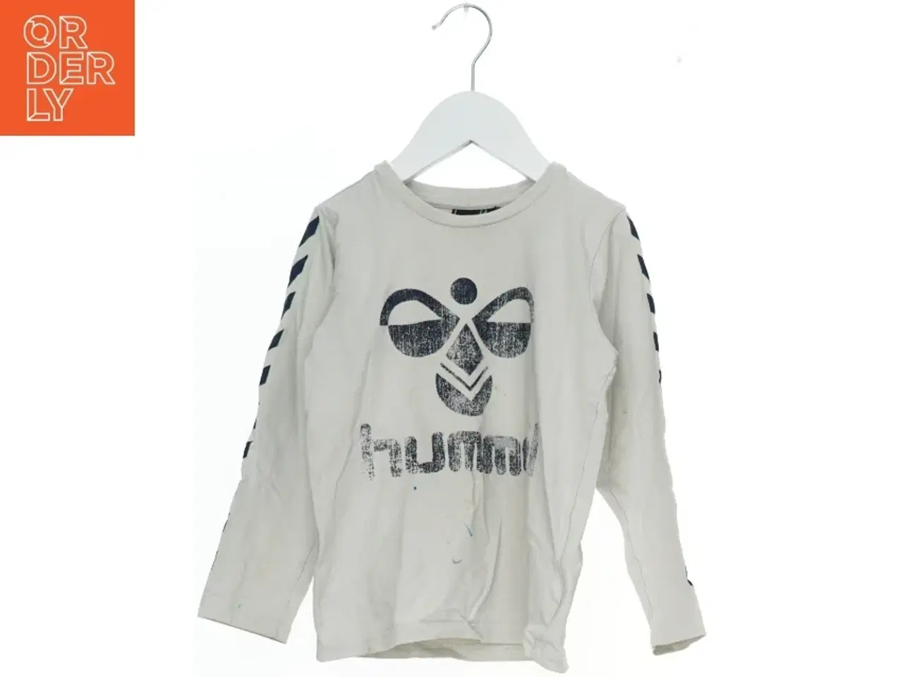 Billede 1 - Langærmet T-shirt med logo fra Hummel (str. 104)