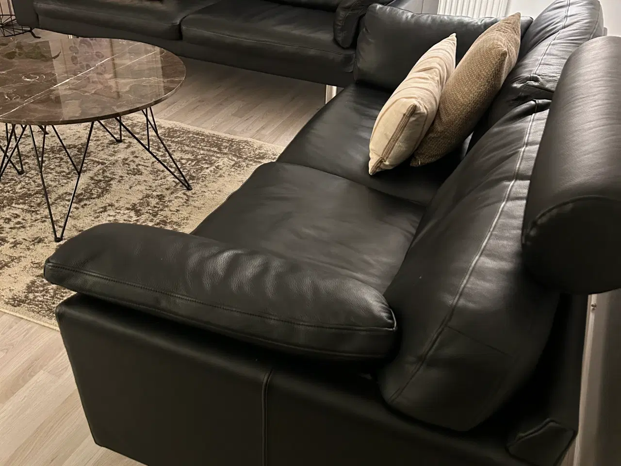 Billede 11 - Flot og stilfuld læderstue 