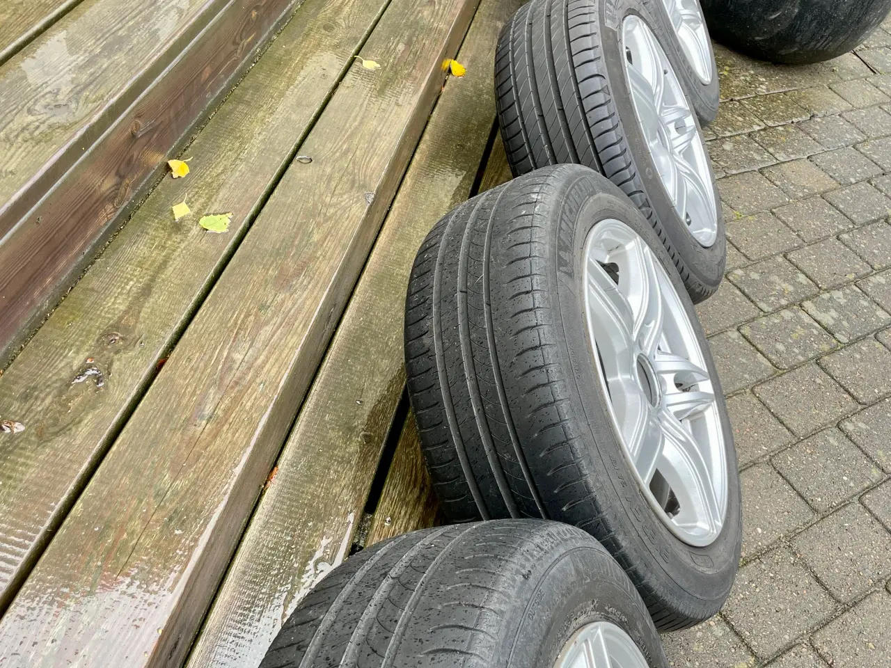 Billede 2 - 🎯 16” alufælge med Michelin sommerdæk – Mercedes 