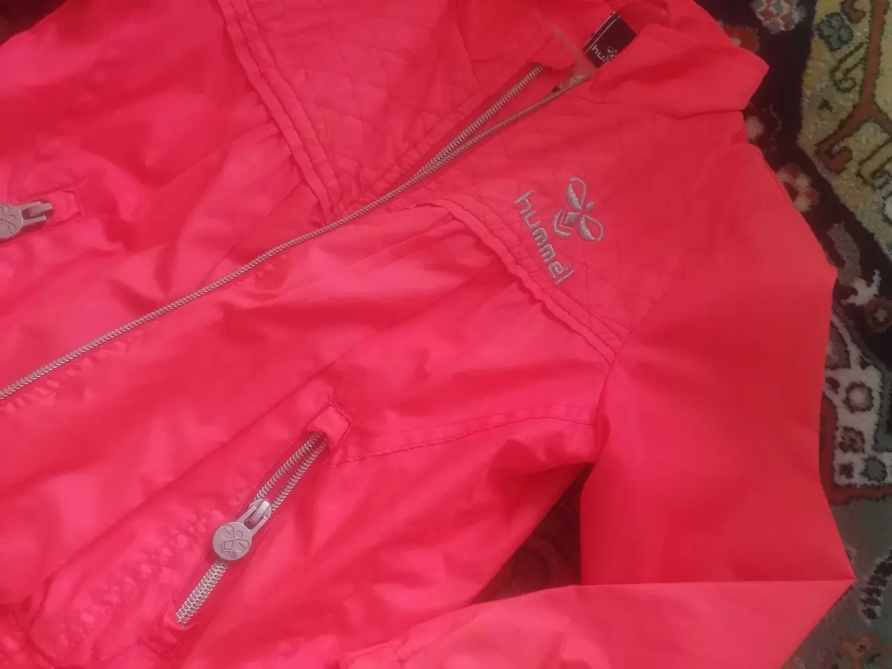 Billede 5 - Hummel jakke str 110, 15 kr🌸