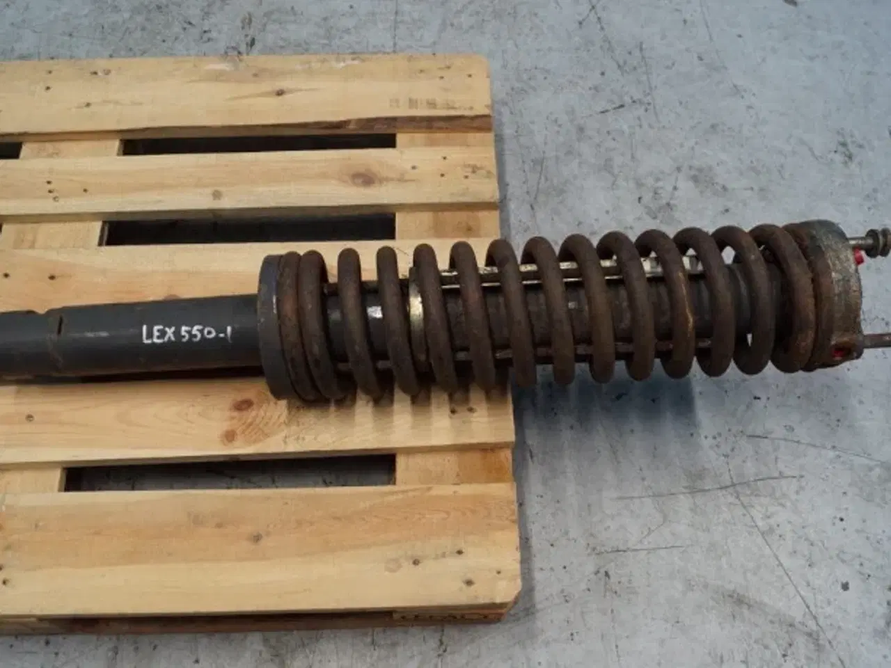 Billede 2 - Claas Lexion 550 Løftecylinder 6687513