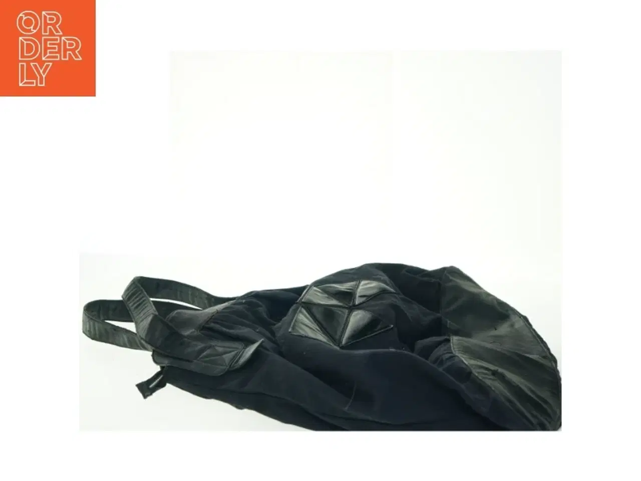 Billede 5 - Stor sort skuldertaske med pyntedetaljer fra Bianco (str. 57x46 cm)