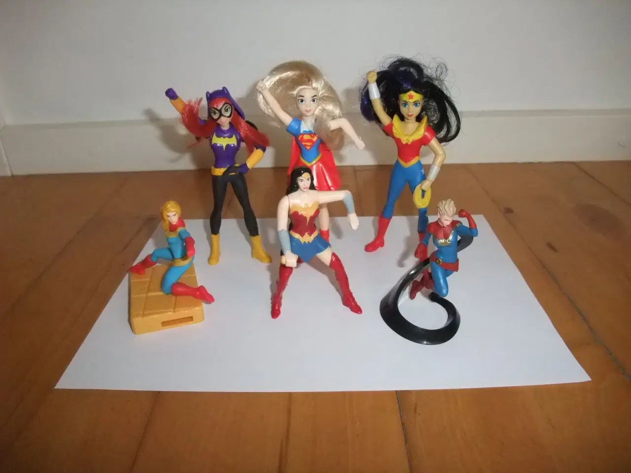 Billede 1 - Dame Super Heroes Figurer