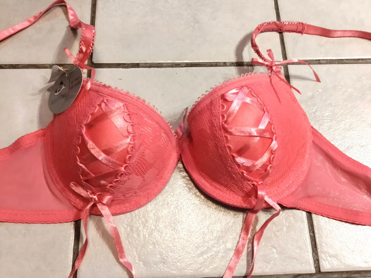 Billede 4 - Rosa BH Sæt PushUp og Satin