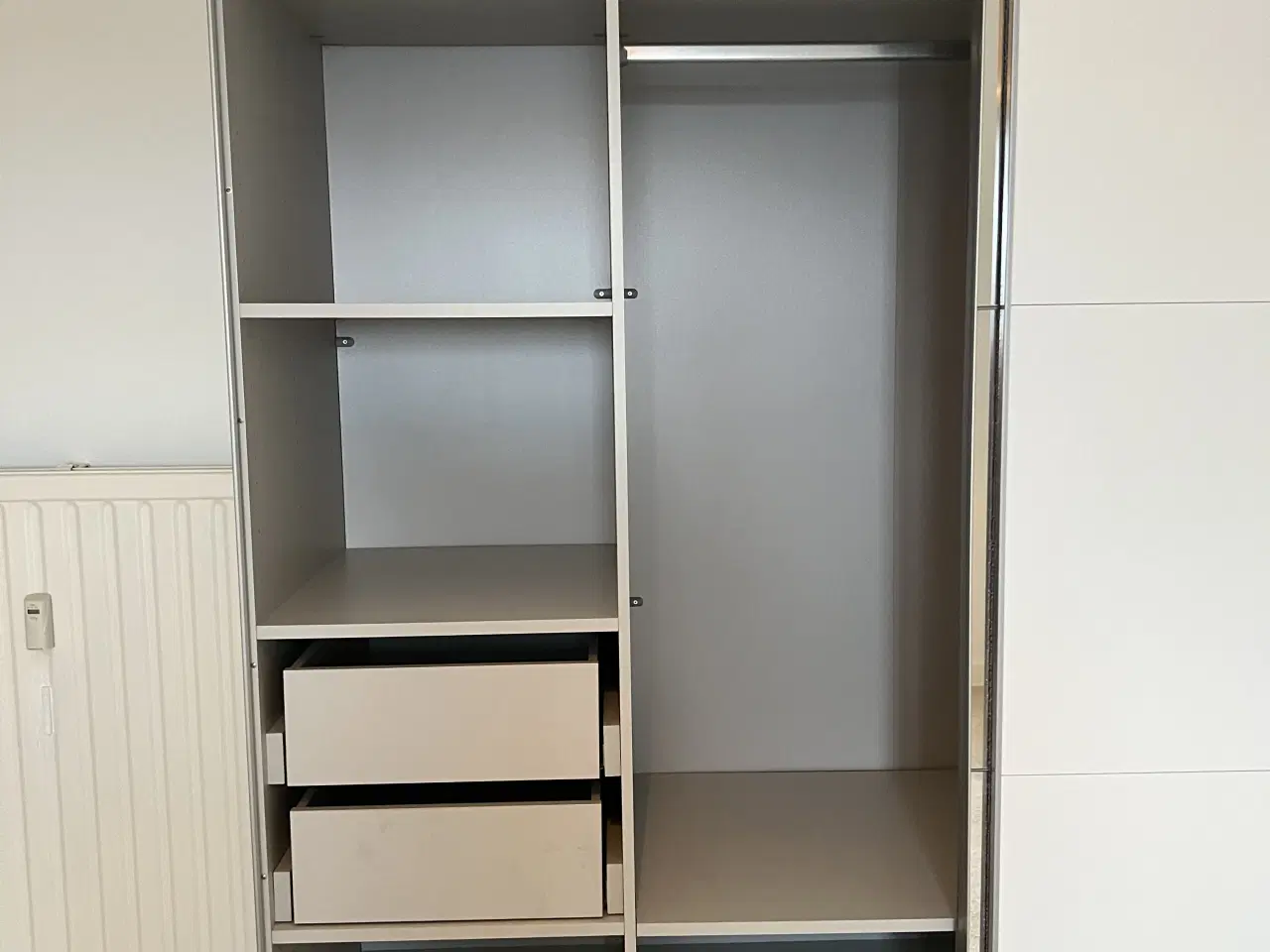 Billede 2 - Stort tøjskab