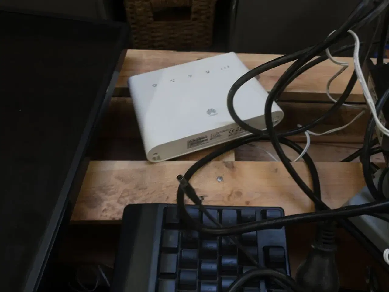 Billede 6 - Skærm, tastatur, radio m.m.