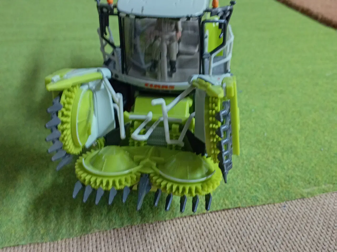 Billede 2 - Siku Claas finsnitter 