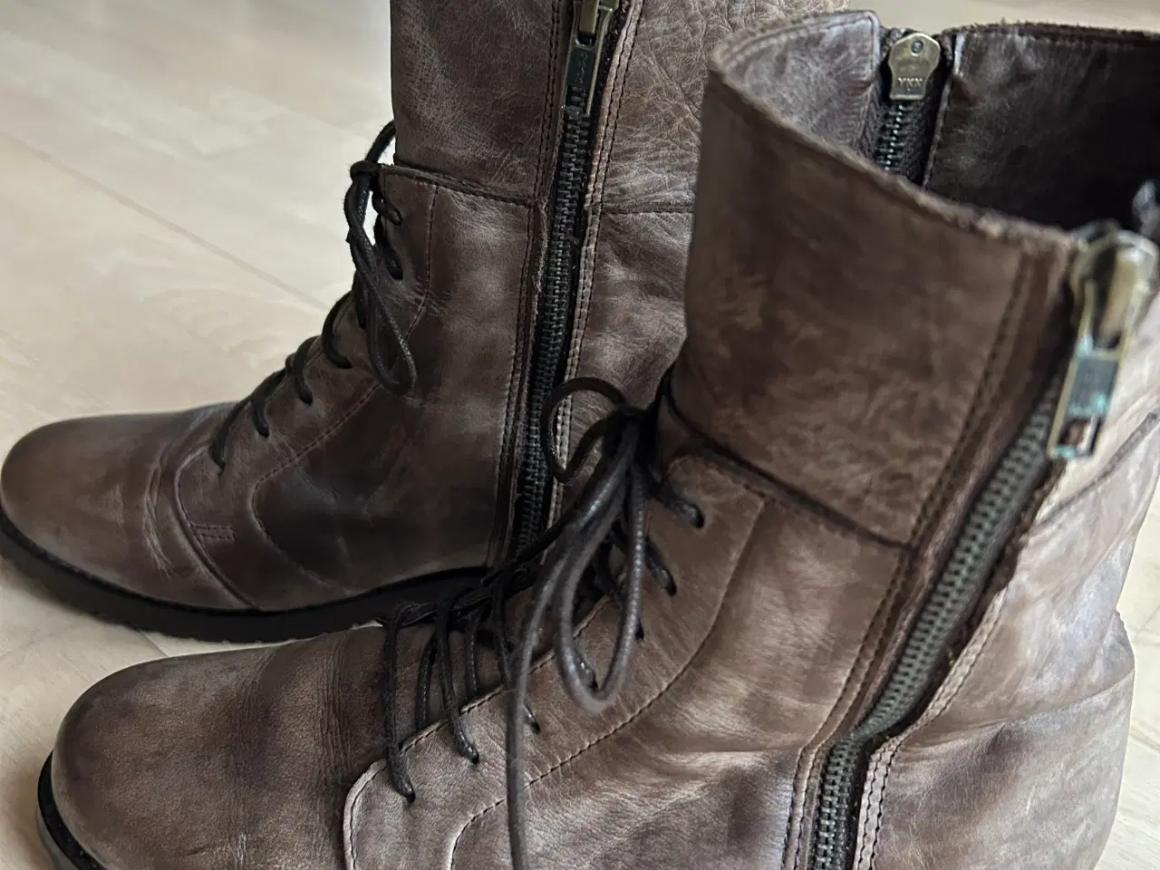 Billede 2 - Støvler str 38 Shoe Biz . Brugt 1 gang